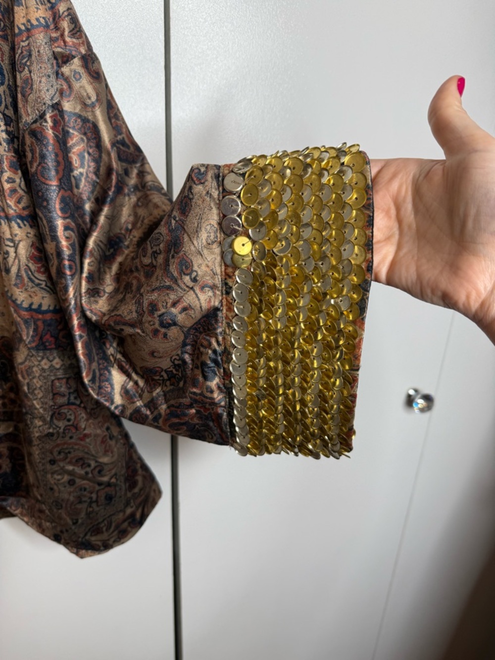 Free People Layla Embellished Kimono Paisley Gold Silver metal sequins XS NWOT - Picture 8 of 11
